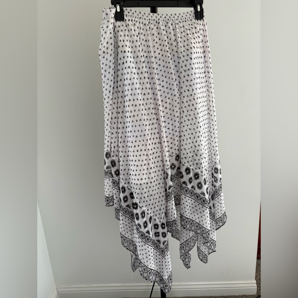 Express Black and White Asymmetrical Skirt